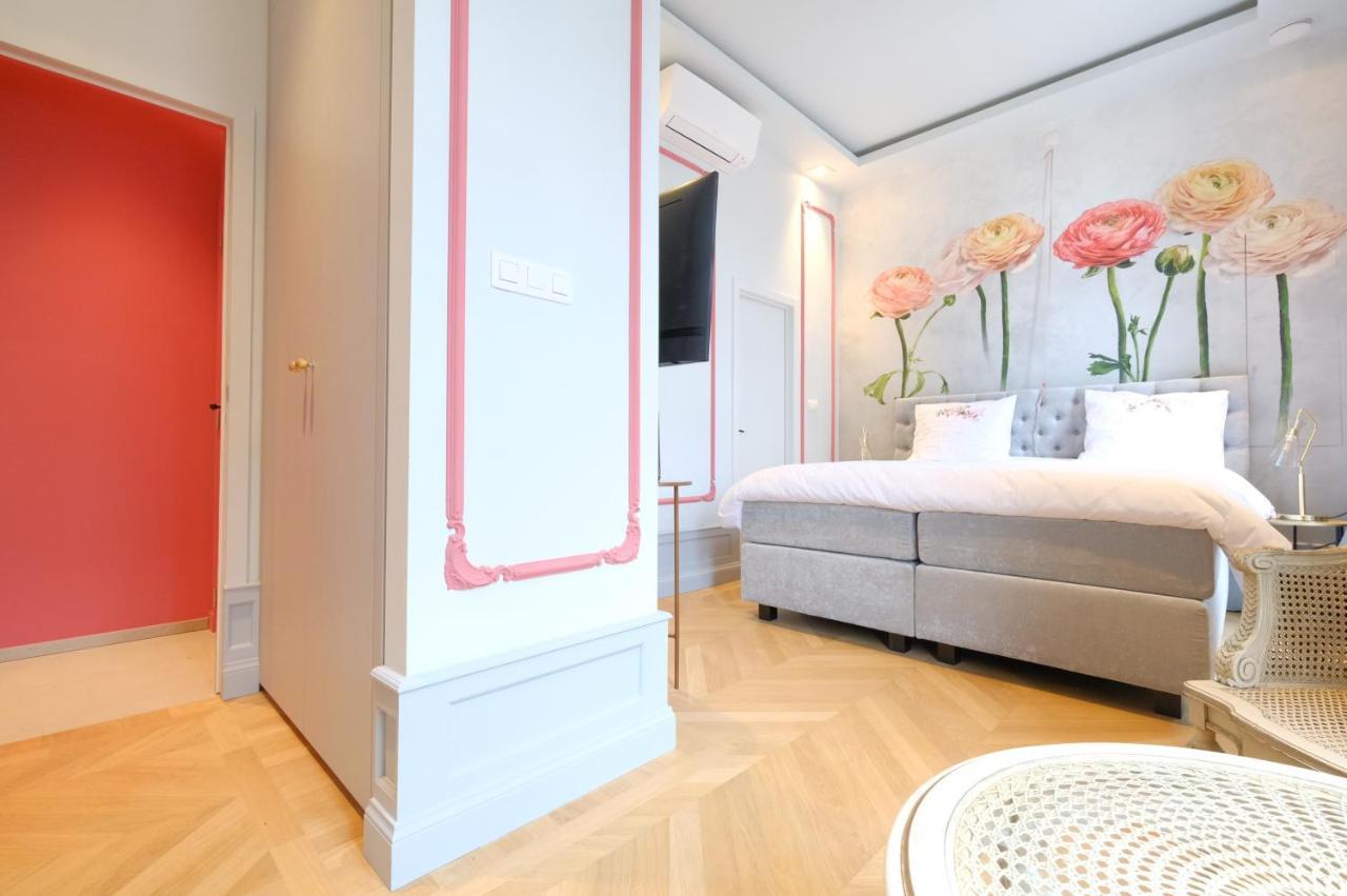 La Maison De La Duchesse De La Valliere - Chambre Rosaline - Parking Prive Gratuit 蒙斯 外观 照片